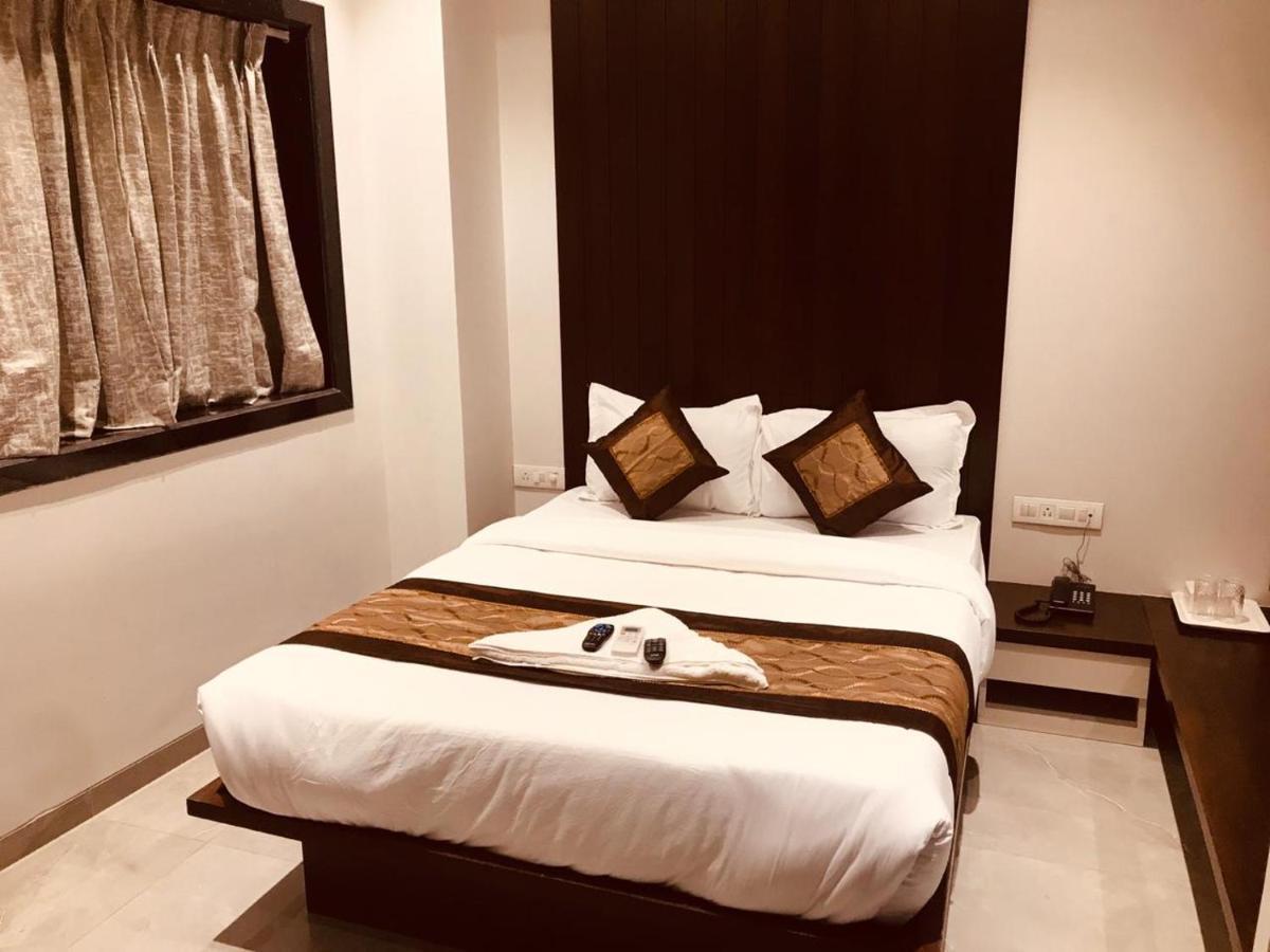 Hotel Flora Suites - Fort Mumbai Exterior foto